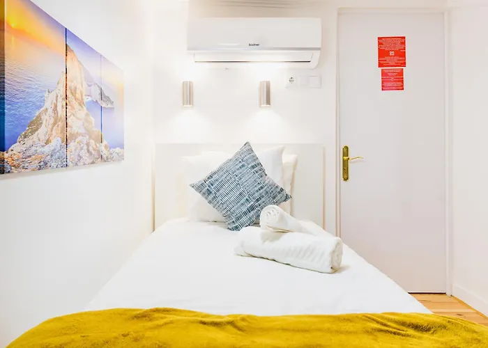 Quarto em Acomodações Particulares Quartos - Almirante Reis 4 Andar Lisboa