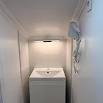 Quartos - Almirante Reis 4 Andar ホームステイ *