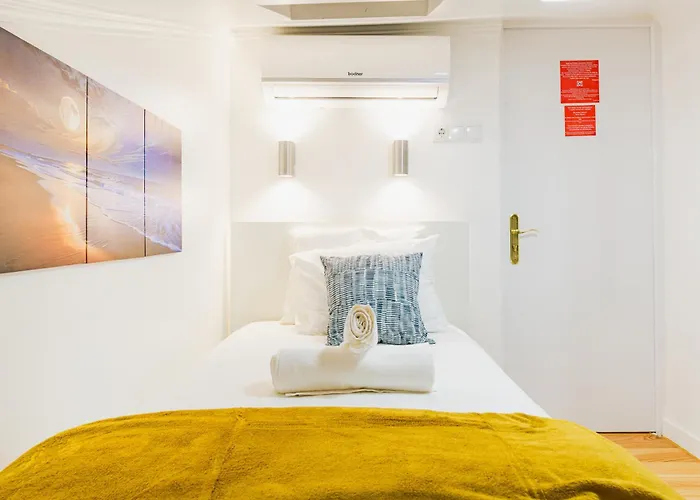 Quartos - Almirante Reis 4 Andar * 리스본